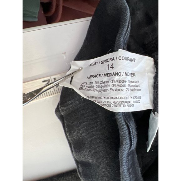 Bandolino Theadora Tummy Toner Pull On Straight Leg Jeans Womens 14 Black - Picture 7 of 10